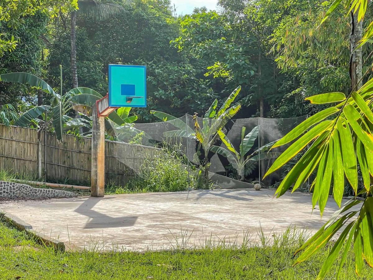 Blue Moon Guesthouse Puerto Princesa Ngoại thất bức ảnh