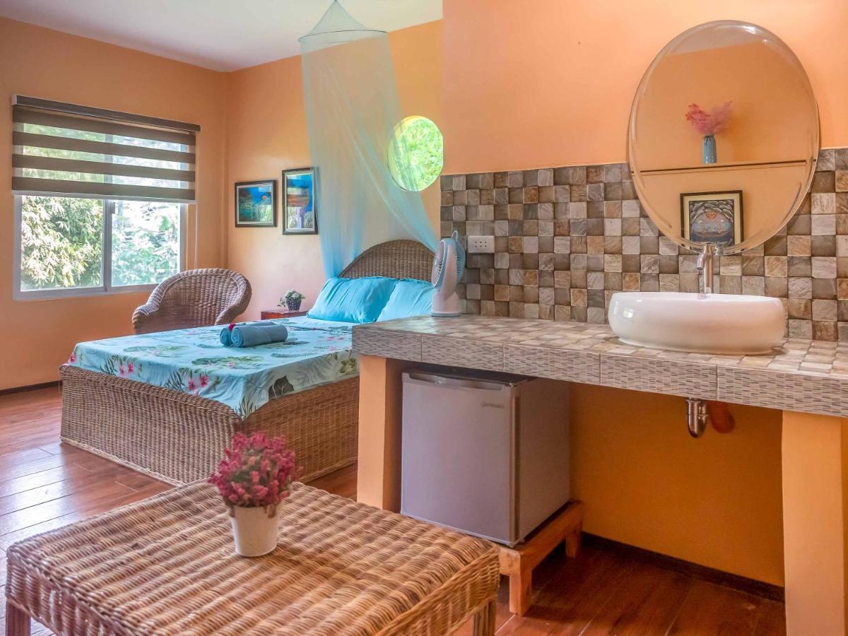 Blue Moon Guesthouse Puerto Princesa Ngoại thất bức ảnh