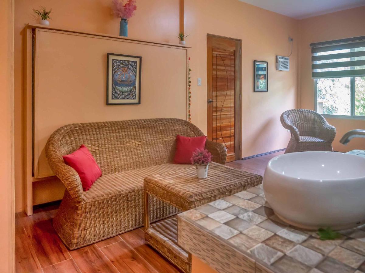 Blue Moon Guesthouse Puerto Princesa Ngoại thất bức ảnh