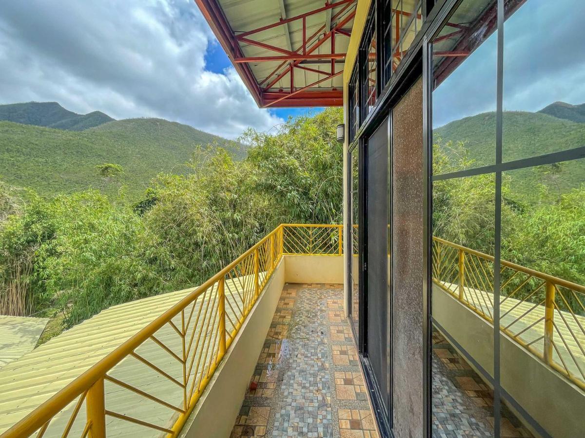Blue Moon Guesthouse Puerto Princesa Ngoại thất bức ảnh