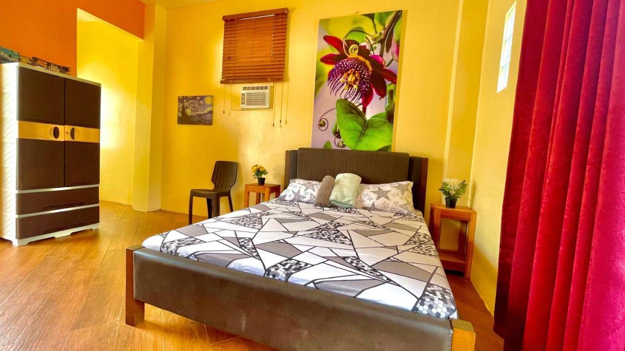 Blue Moon Guesthouse Puerto Princesa Ngoại thất bức ảnh