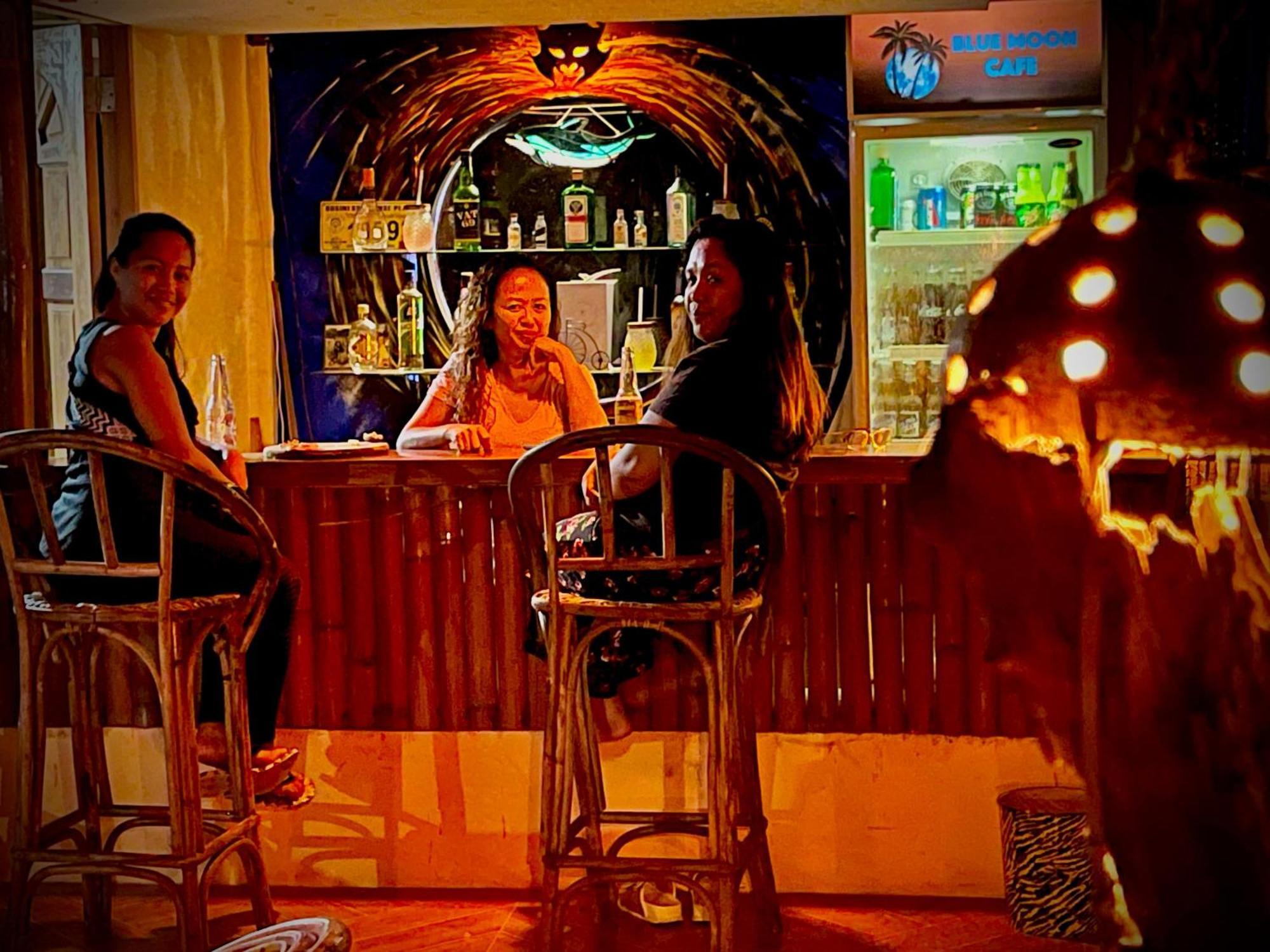 Blue Moon Guesthouse Puerto Princesa Ngoại thất bức ảnh